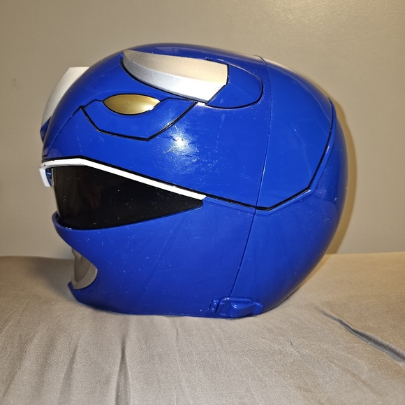 Hasbro Power Rangers Mighty Morphin Blue Ranger Helmet - Picture 3 of 6